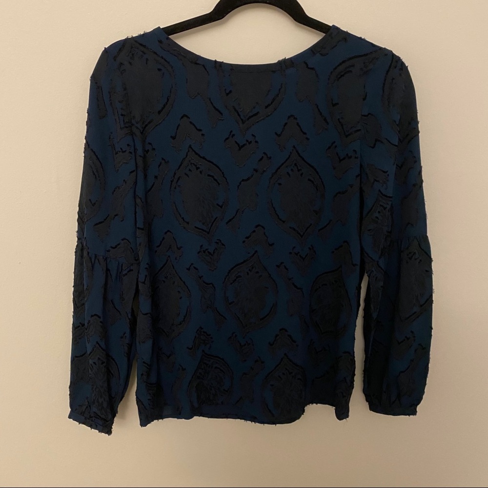 LOFT Dark teal jacquard print tie back blouse